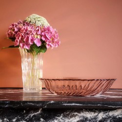 Plat en verre rose, Rosaline