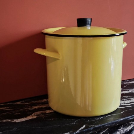 Cocotte en tôle émaillée jaune